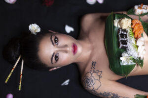 Nyotaimori - BODY SUSHI girl Praha prague model naked Nantaimori sushibody party events modelka organizace akcí produkce japonsko catering food rules
